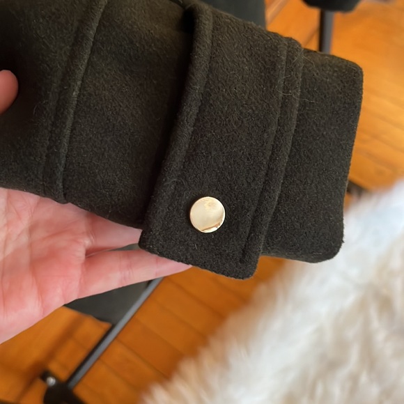 Coffee Shop New York, Green Winter Coat - Picture 6 of 11